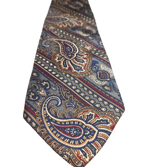 Van Heusen 100% Silk Luxury Fashion Tie 3 3/4 wide 60 long - Picture 1 of 3